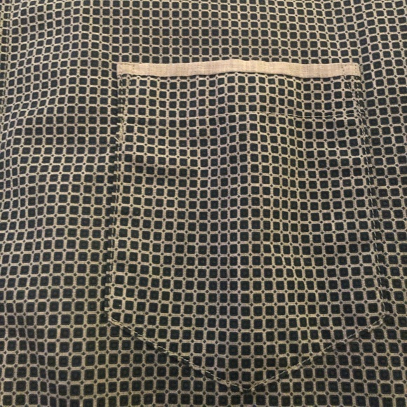 Hugo Boss Regular Fit pattern button down size XL - Picture 3 of 6